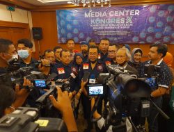 FSPTSI-KSPSI Yorrys Raweyai Tebar Berbagi Ribuan Nasi Kotak untuk Pekerja-buruh