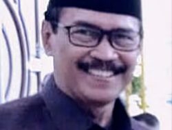 PENDULUM POLITIK PRESIDEN PRABOWO DALAM PRASANGKA INDONESIA GELAP